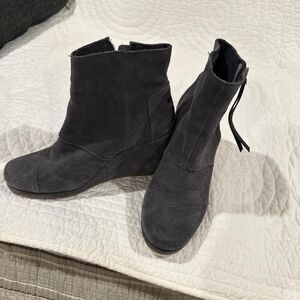 Toms Women's Grey and Black Boots Size 8 .5